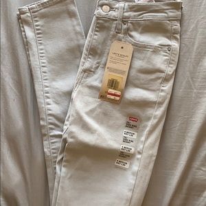NWT Levi’s high rise skinny